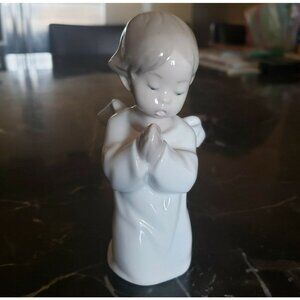 Lladro Spain porcelain Praying Cherub figurine 4538, 5.25 inches